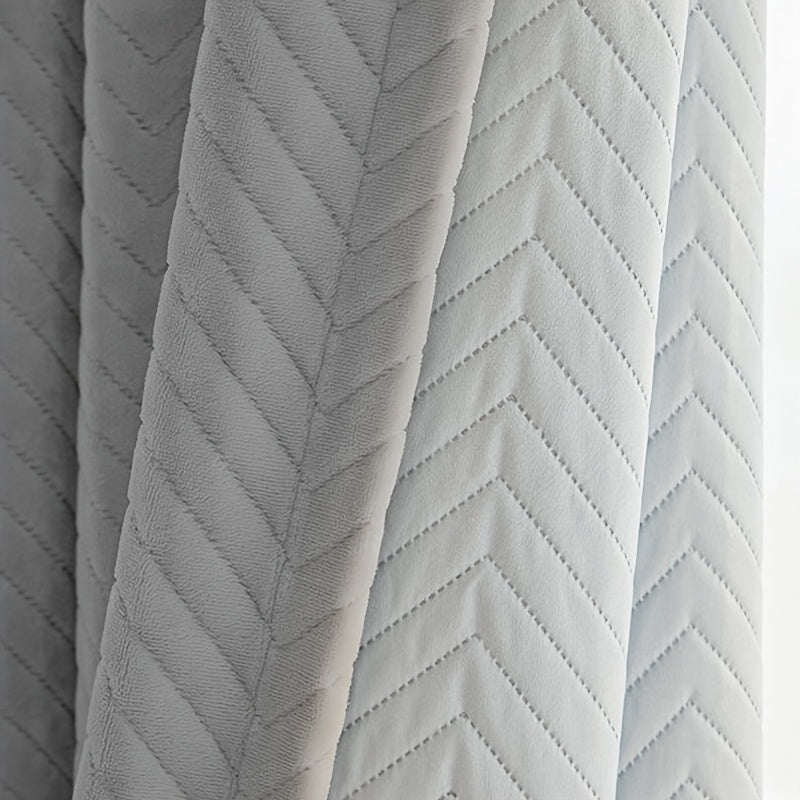 Luxury Thickened Flannel Curtains with Added Padding for Winter, Designed to Block Wind And Provide Warmth. These Thermal Insulated Blackout Curtains Offer Privacy Protection, a Fleece Lining, And Soundproofing, Perfect for The Living Room